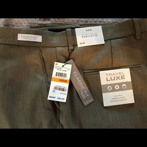 NWT. Perfect tor travel/business.